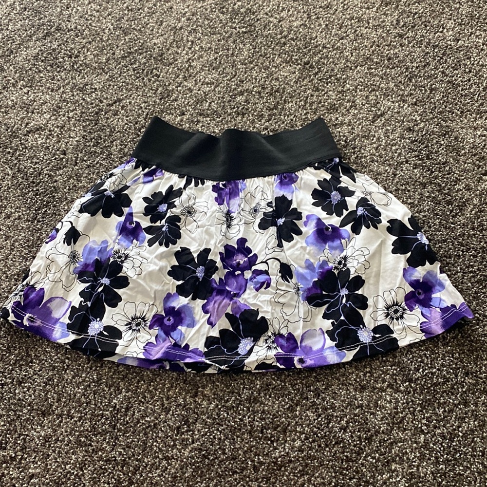 Purple white and black pocket skirt, Stargaze. Size S.